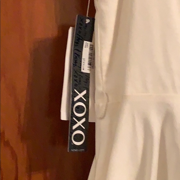 XOXO Off-white Mini Dress with Pockets - Picture 3 of 4